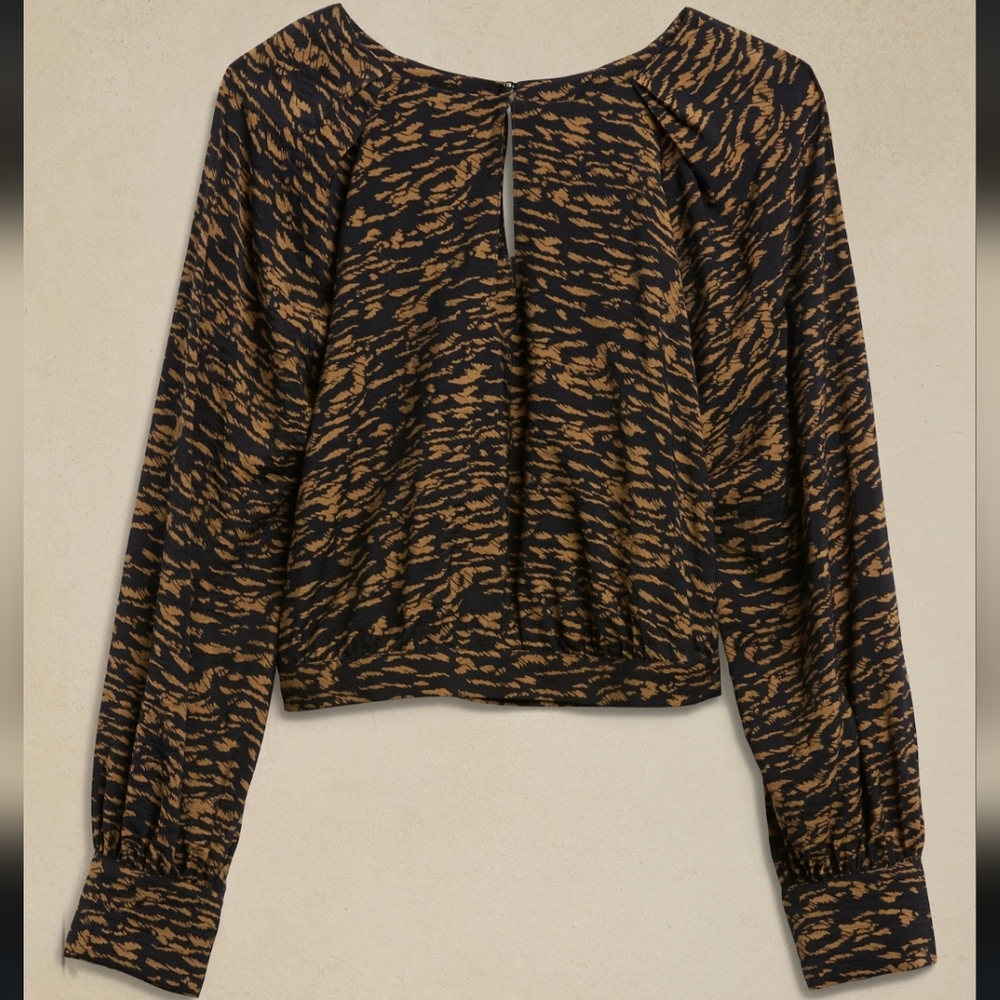 NWT Banana Republic Keyhole Cropped Top